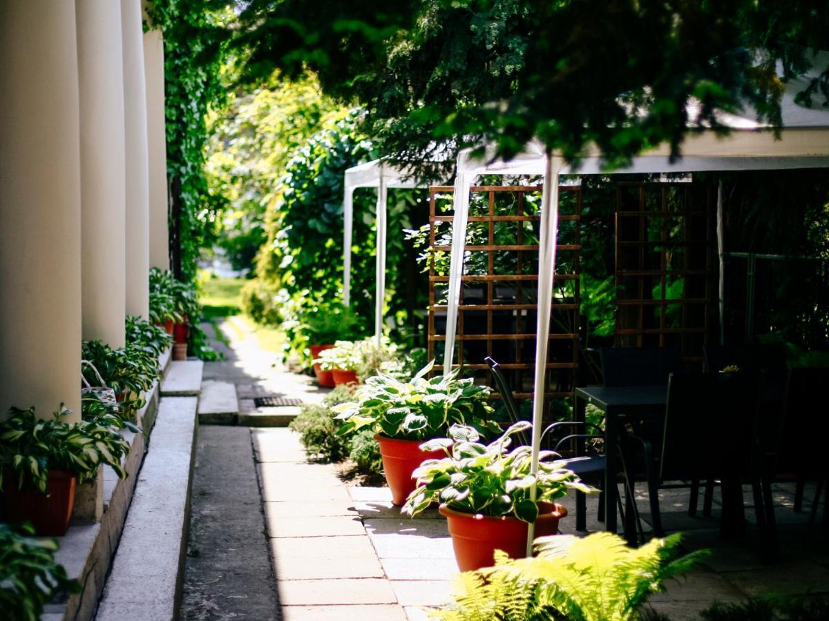 Miodosytnia Aparthotel Krasków Εξωτερικό φωτογραφία